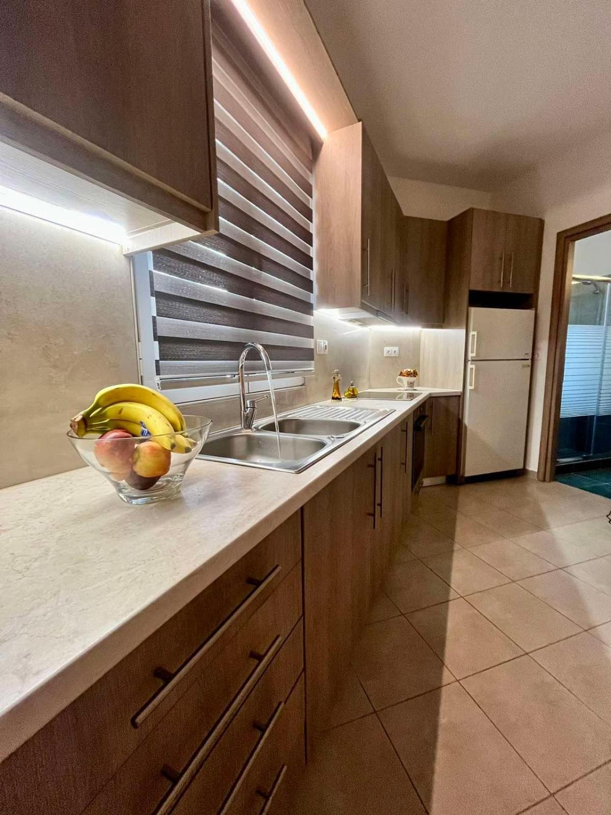 Lia'S Luxury Apartment - Near Airport Koropíon Exteriér fotografie